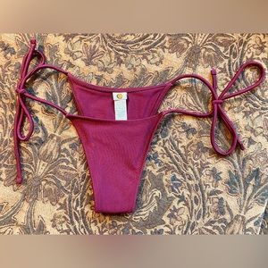 Tropic of C Praia bottom in plum